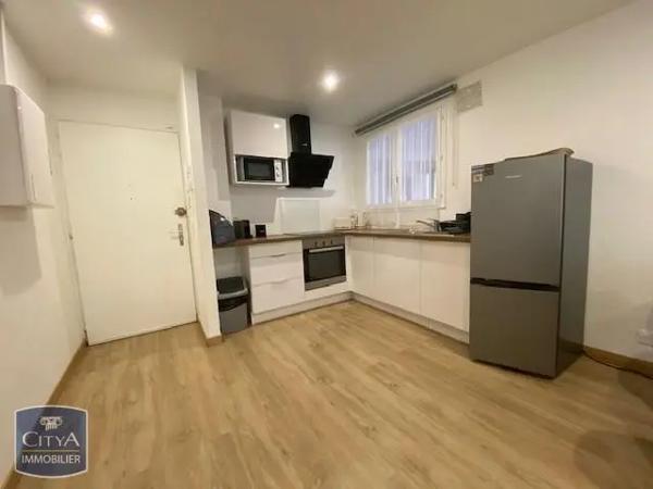 Appartement à louer 2 pièces 49m² Saint-Paul (97434)