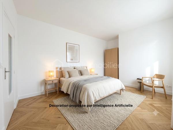 Plouhinec - Dans un environnement calme, hors lotissement, découvrez en exclusivité cette maison de 72 m² située à proximité de la plage du Vieux Passage, à 10 minutes des commerces et 25 minutes d'Auray et de Lorient.

Pensée pour une vie de plain-pied, elle propose au rez-de-chaussée un salon, une cuisine, une chambre et une salle d'eau avec toilettes. À l'étage, deux pièces à usage de chambre et un grenier.

Vous profiterez également d'un jardin bien exposé, d'une dépendance, ainsi qu'une possibilité d'agrandissement pour donner vie à vos projets.

Une maison pleine de potentiel, idéale pour une résidence principale, une maison de vacances ou un investissement locatif dans l'un des secteurs les plus prisés de Plouhinec. 

Contactez dès aujourd'hui Elizabeth Philbert pour organiser votre visite. Photos complémentaires et dossier complet disponibles sur demande.