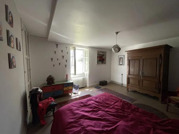 Baisse de prix Maison en pierre à 5 min de Chaunay 86