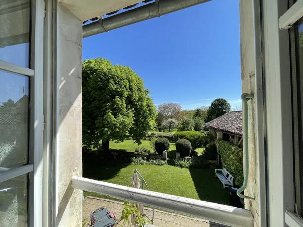 Baisse de prix Maison en pierre à 5 min de Chaunay 86