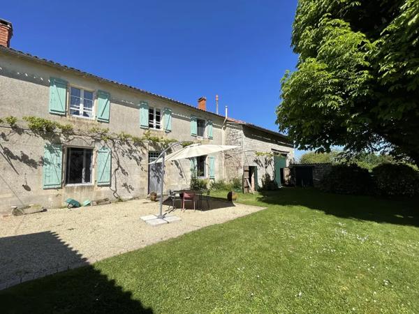 Baisse de prix Maison en pierre à 5 min de Chaunay 86