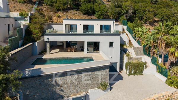 VILLA CONTEMPORAINE • VUE MER •