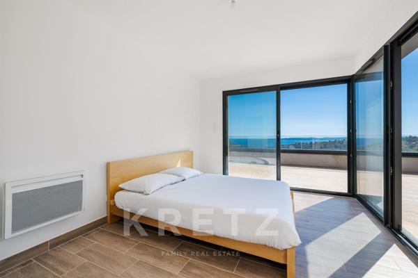 VILLA CONTEMPORAINE • VUE MER •