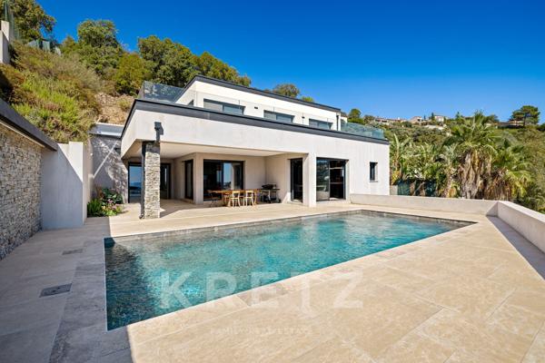 VILLA CONTEMPORAINE • VUE MER •