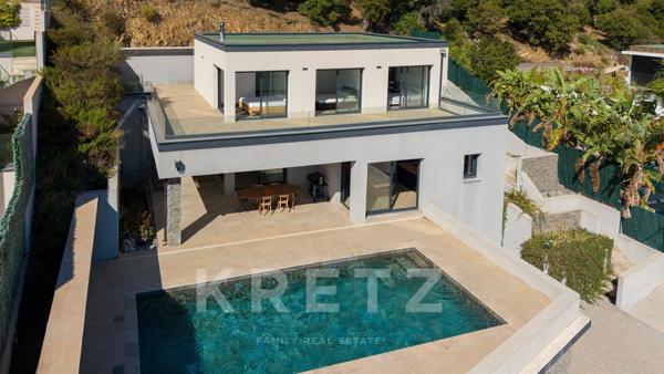 VILLA CONTEMPORAINE • VUE MER •