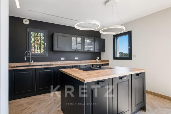 VILLA CONTEMPORAINE • VUE MER •