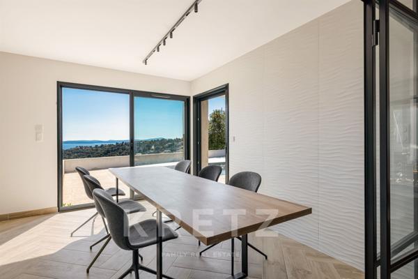 VILLA CONTEMPORAINE • VUE MER •