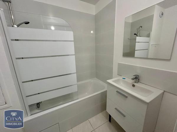 Appartement à louer 2 pièces 43.63m² Rosny-sous-Bois (93110)