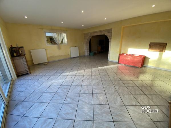 Maison avec sous-sol aménagé, piscine et dépendances à PARAY-LE-MONIAL !!!