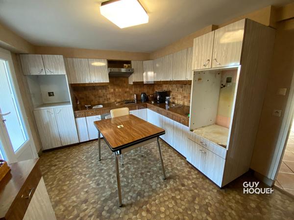 Maison avec sous-sol aménagé, piscine et dépendances à PARAY-LE-MONIAL !!!