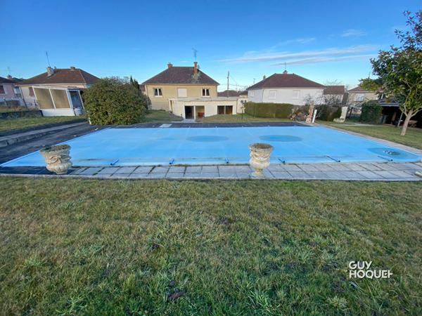 Maison avec sous-sol aménagé, piscine et dépendances à PARAY-LE-MONIAL !!!