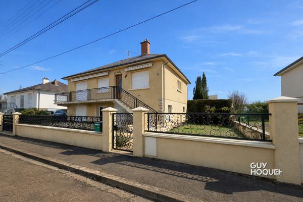 Maison avec sous-sol aménagé, piscine et dépendances à PARAY-LE-MONIAL !!!