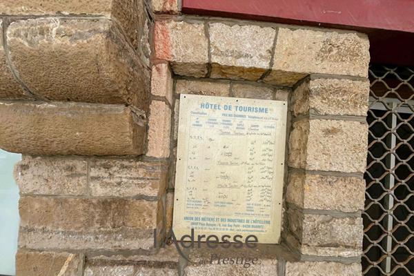 Immeuble de prestige idéalement situé au coeur de Ciboure.