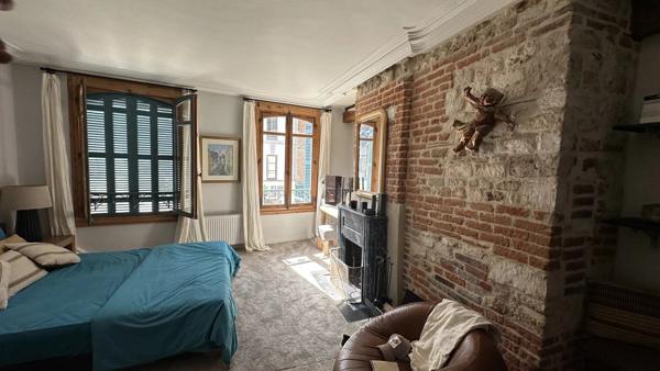 Vente                                                      Maison de ville
                        
                     7 pièces                      175 m2                     à Pont-Audemer