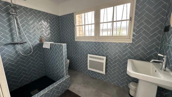 Vente                                                      Maison de ville
                        
                     7 pièces                      175 m2                     à Pont-Audemer
