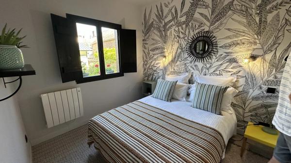 Vente                                                      Maison de ville
                        
                     7 pièces                      175 m2                     à Pont-Audemer