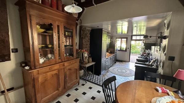 Vente                                                      Maison de ville
                        
                     7 pièces                      175 m2                     à Pont-Audemer