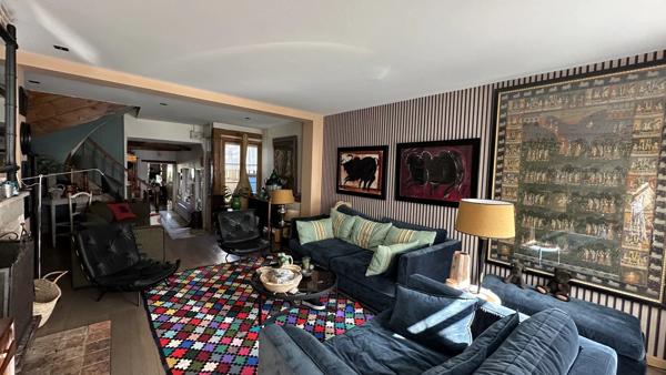 Vente                                                      Maison de ville
                        
                     7 pièces                      175 m2                     à Pont-Audemer