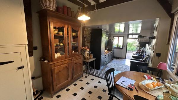 Vente                                                      Maison de ville
                        
                     7 pièces                      175 m2                     à Pont-Audemer
