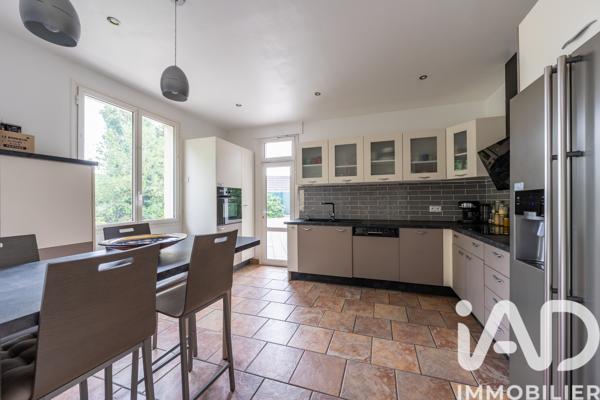 Maison à vendre 8 pièces 177,1 m² Yerres
