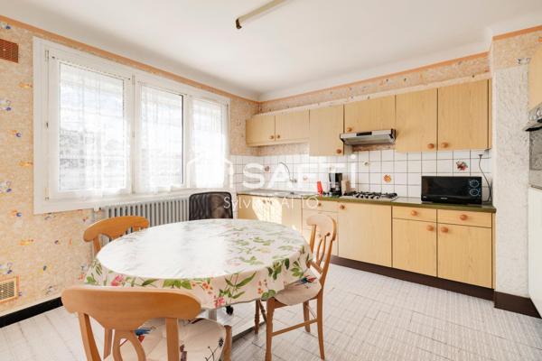 Maison au calme avec jardin. Fort potentiel !