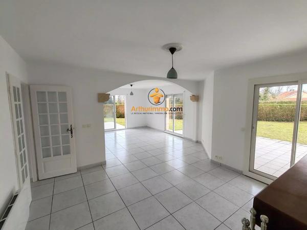 Location                                                      Maison
                        
                     5 pièces                      141 m2                     à Buros
