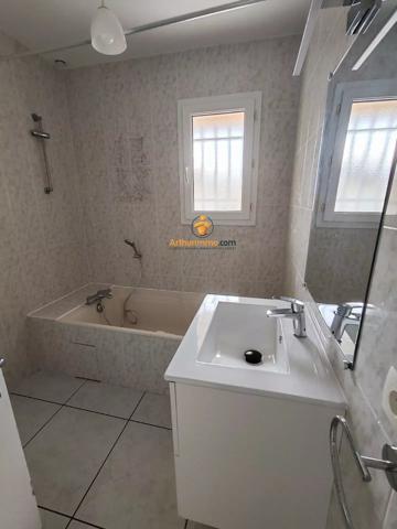 Location                                                      Maison
                        
                     5 pièces                      141 m2                     à Buros