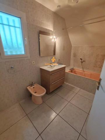 Location                                                      Maison
                        
                     5 pièces                      141 m2                     à Buros