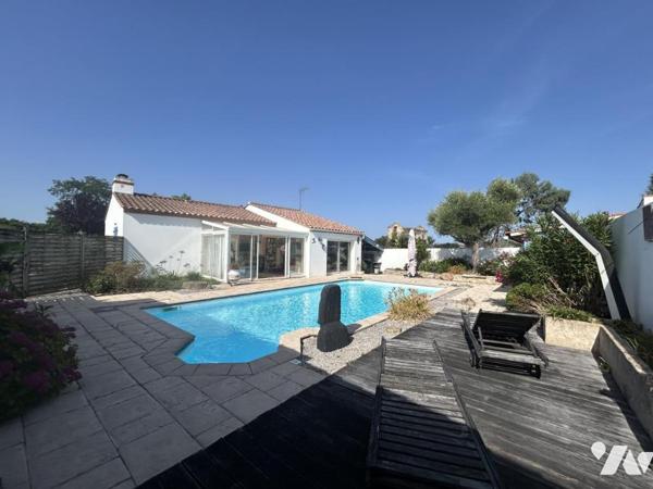 Maison T5 de 122m² avec piscine, proche centre de SOULLANS 