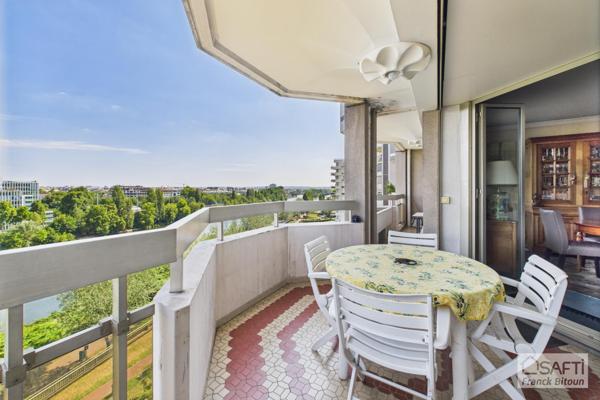 Front de Seine. VUE PANORAMIQUE. 4 pièces 94 m². TERRASSE. CAVE. DOUBLE PARKING.