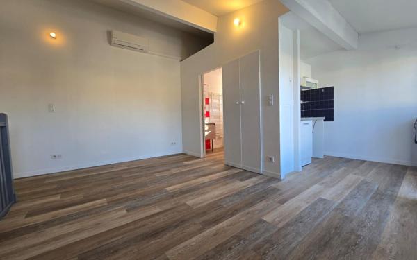 Appartement à louer    1 pièce • 27,89 m2 Saint-Martin-de-Crau
