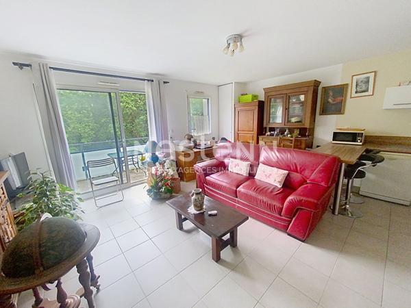 Appartement Concarneau T3  64.03 m2  avec parking privatif et balcon proche plages et voie verte .