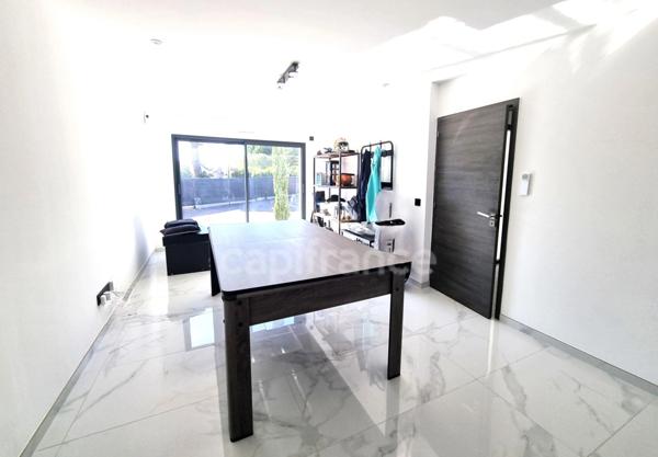 Villa de prestige avec jardin paysagé - Garage, Piscine