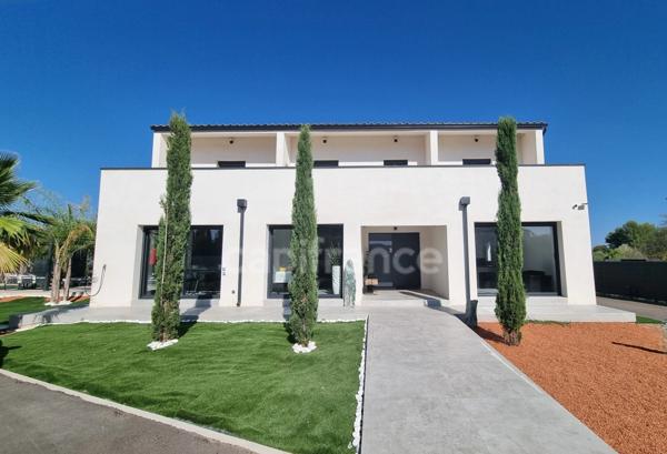 Villa de prestige avec jardin paysagé - Garage, Piscine