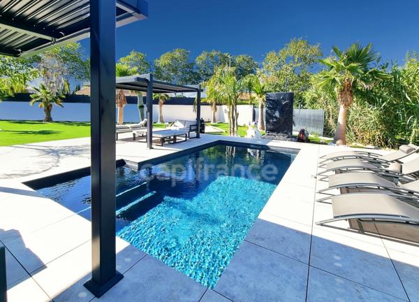 Villa de prestige avec jardin paysagé - Garage, Piscine
