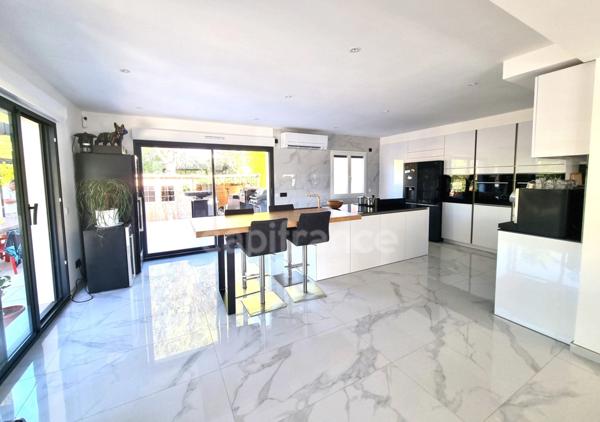 Villa de prestige avec jardin paysagé - Garage, Piscine