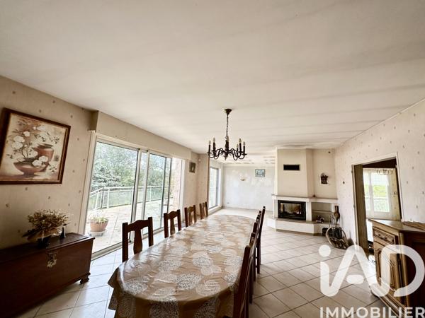 Maison à vendre 6 pièces 182 m² Feugarolles