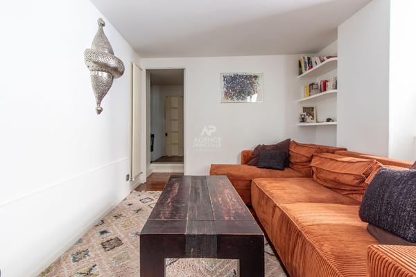 PARIS 18EME - DUPLEX - RUE MONTCALM - METRO LAMARCK-CAULAINCOURT 795 000 € **  - Référence  6886-NG