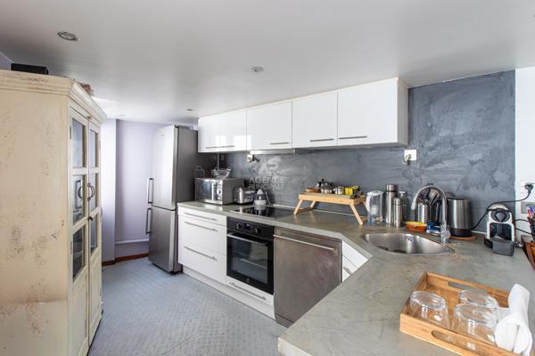 PARIS 18EME - DUPLEX - RUE MONTCALM - METRO LAMARCK-CAULAINCOURT 795 000 € **  - Référence  6886-NG