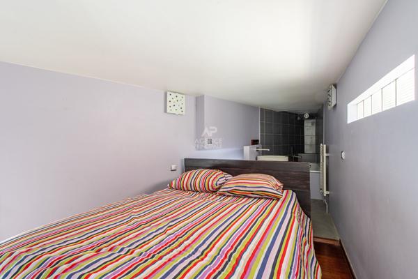PARIS 18EME - DUPLEX - RUE MONTCALM - METRO LAMARCK-CAULAINCOURT 795 000 € **  - Référence  6886-NG