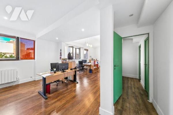 Immeuble mixte sur Cour  Montreuil 