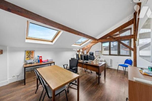 Immeuble mixte sur Cour  Montreuil 