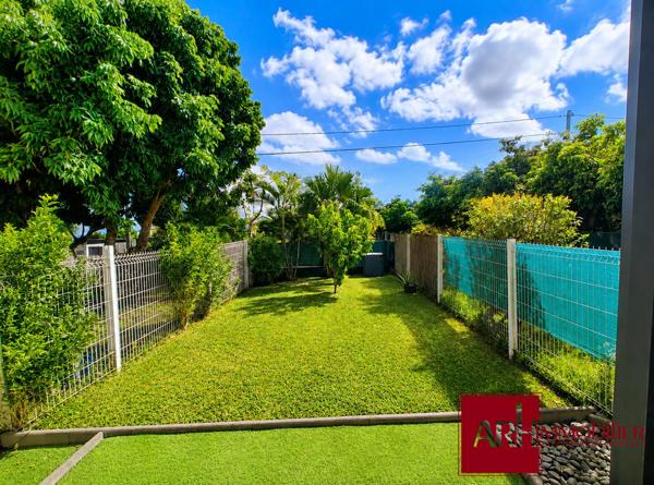 A VENDRE -EXCLUSIVITÉ – Grand Duplex T3 de 85 m² , Piscine et 2 Parkings – Ligne des Bambous