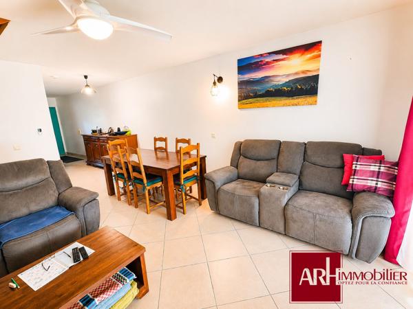 A VENDRE -EXCLUSIVITÉ – Grand Duplex T3 de 85 m² , Piscine et 2 Parkings – Ligne des Bambous
