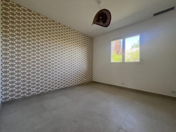 Maison à louer 1 150 € CC Hourtin 6 p 118 m² DPE C