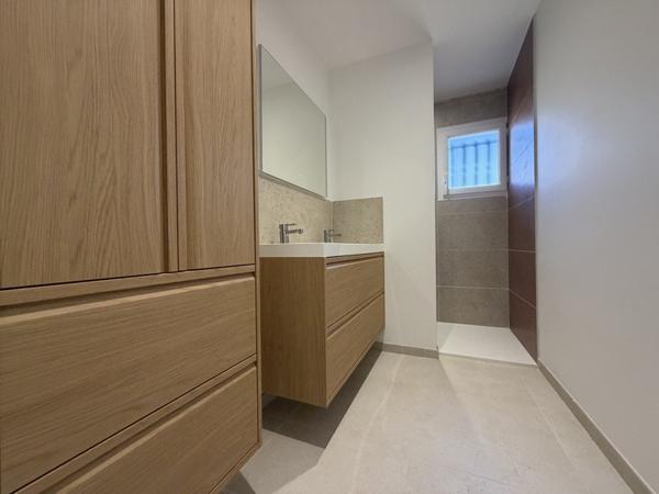Maison à louer 1 150 € CC Hourtin 6 p 118 m² DPE C