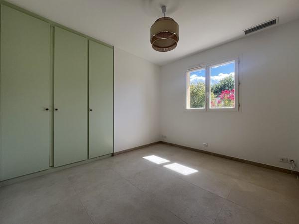 Maison à louer 1 150 € CC Hourtin 6 p 118 m² DPE C