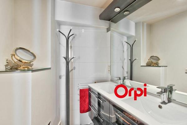 Appartement à louer    3 pièces • 78,27 m2 Lyon 1