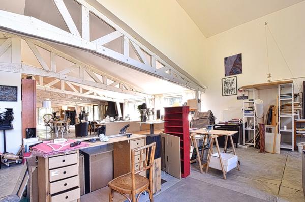 Loft d’artiste de 270 m² sur plus de 2 800 m² de terrain à l'ouest de Montpellier