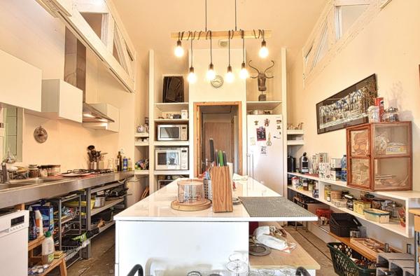 Loft d’artiste de 270 m² sur plus de 2 800 m² de terrain à l'ouest de Montpellier